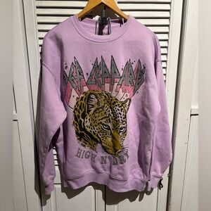 Def Leppard 'High n' Dry' Leopard Graphic Crewneck - Lavender